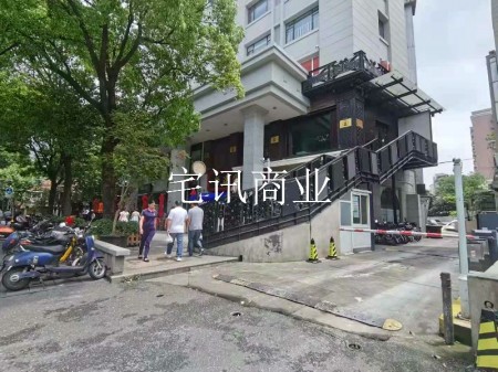 上海徐汇富民路291号，600平沿街一拖二，租客退租，先空置招租